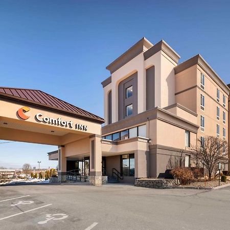Comfort Inn Airport Manchester Exterior photo