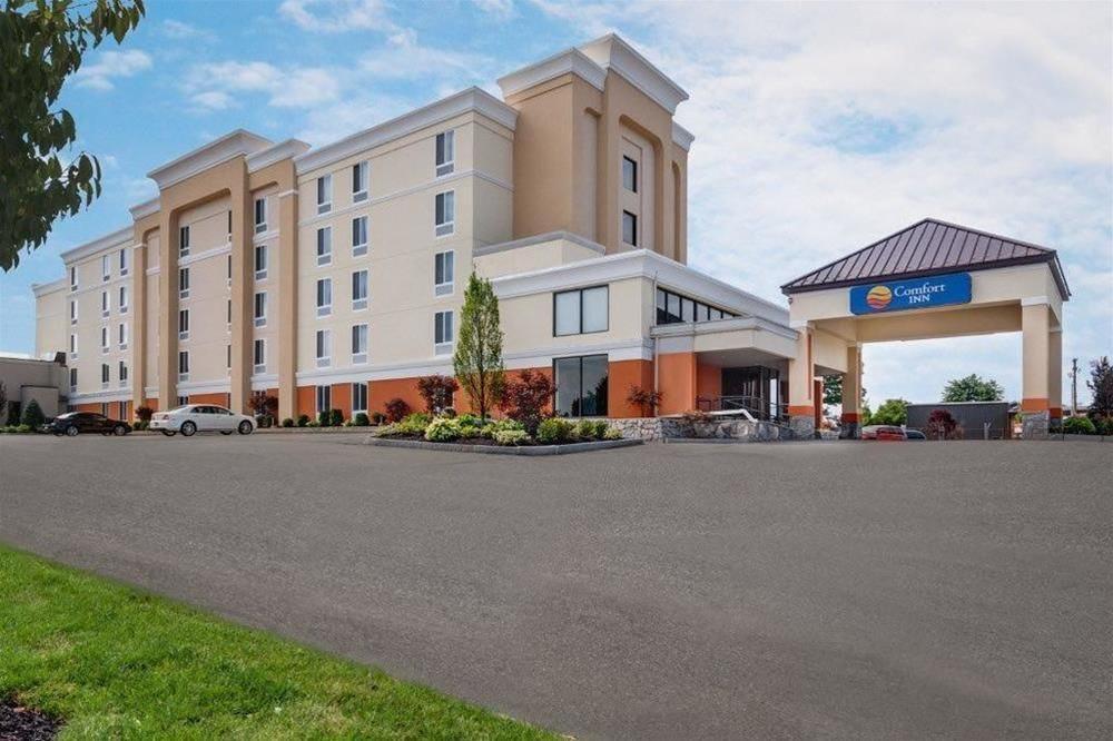 Comfort Inn Airport Manchester Exterior photo