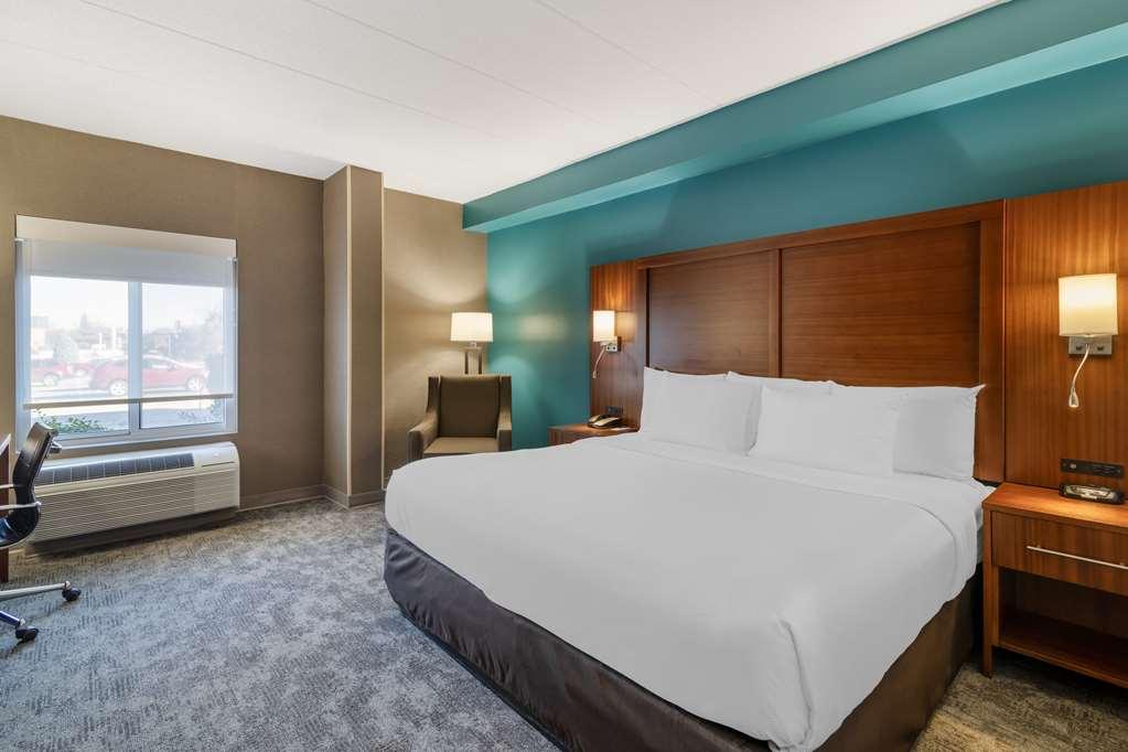 Comfort Inn Airport Manchester Room photo