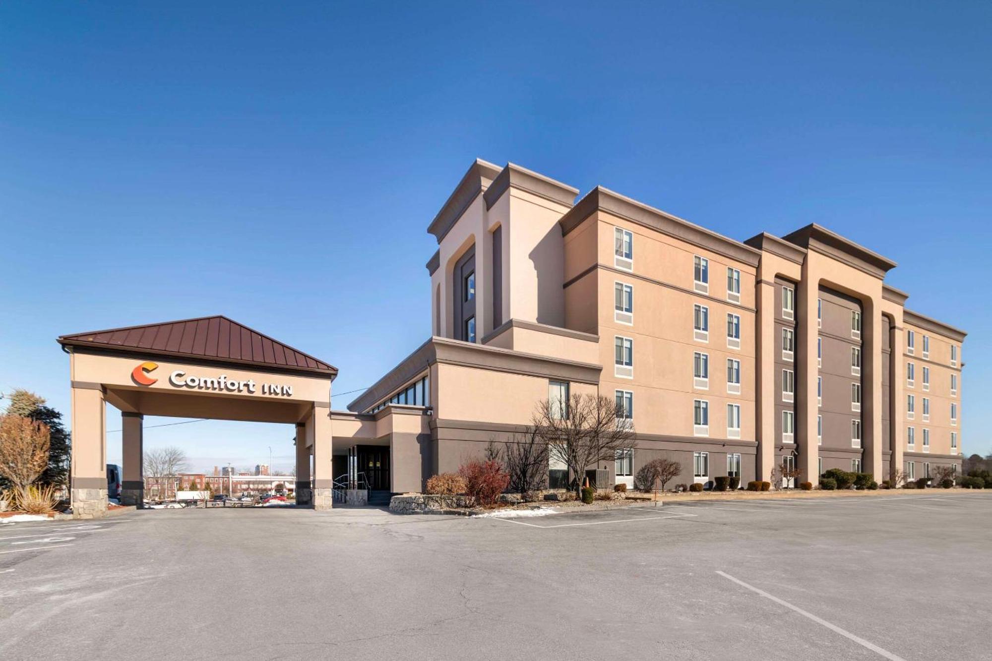 Comfort Inn Airport Manchester Exterior photo