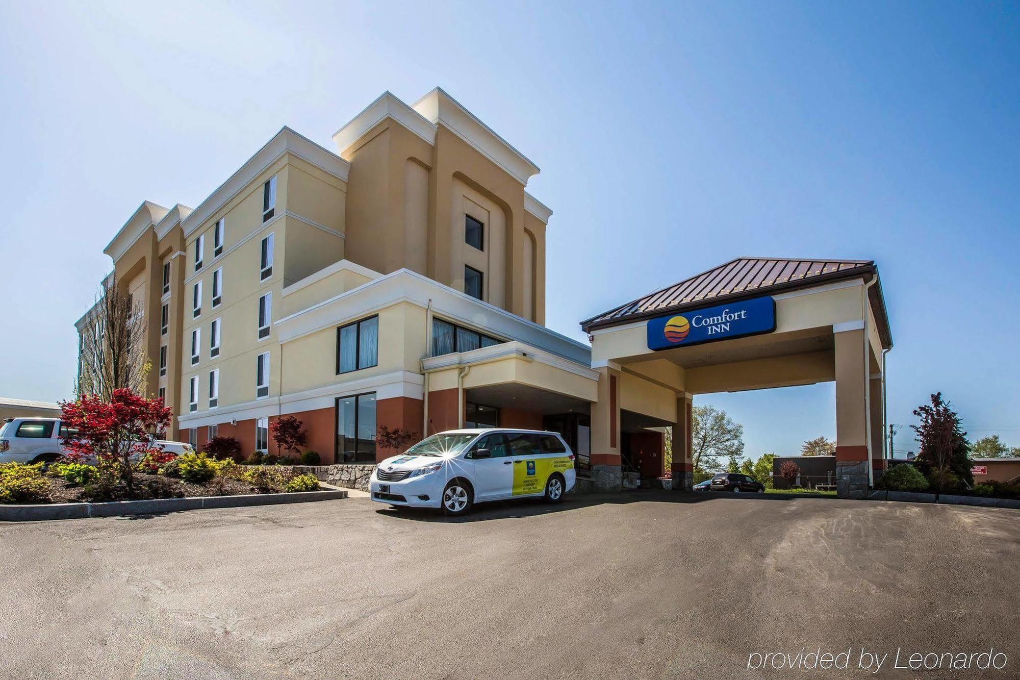 Comfort Inn Airport Manchester Exterior photo