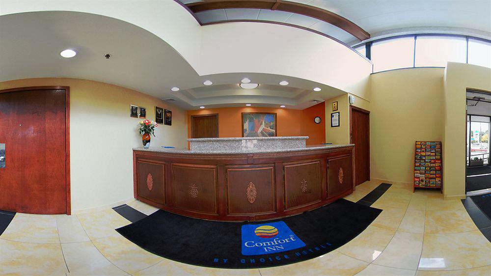 Comfort Inn Airport Manchester Exterior photo