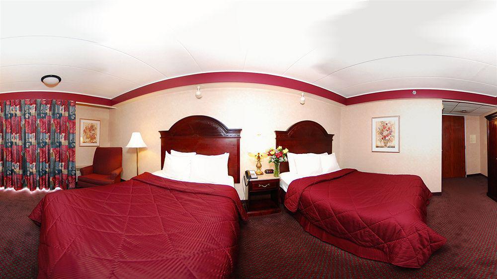 Comfort Inn Airport Manchester Exterior photo